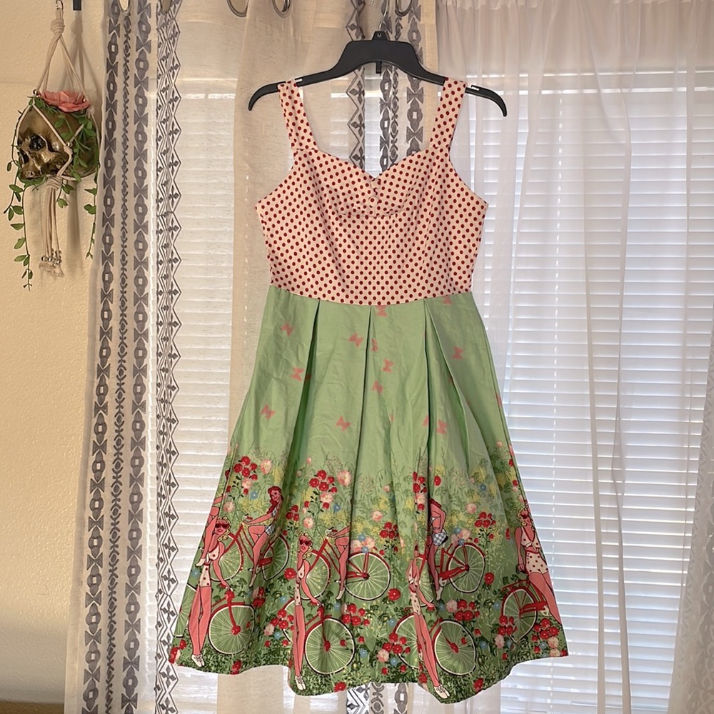 MEDIUM Pin-up retro dress. NWT.
